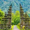 Bali Handara Gate diamond painting kit — traditional Balinese split gate surrounded by lush green mountains